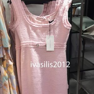 Does anyone have this in a x small?